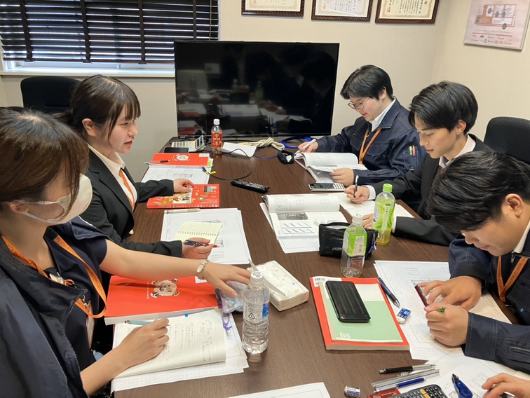 新入社員向け勉強会を行いました。